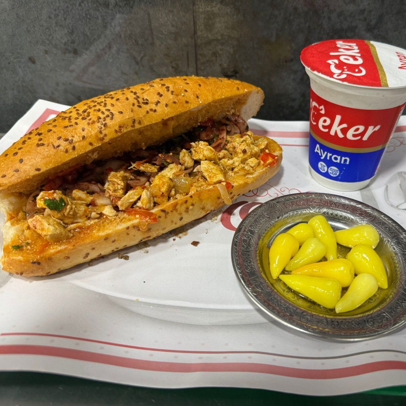 Yarım Ekmek Arası Tavuk Kavurma