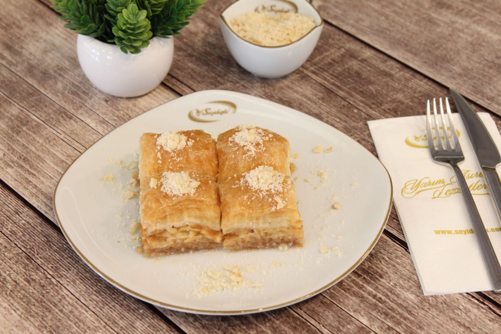Fındıklı Sütlü Nuriye (750 gr.)