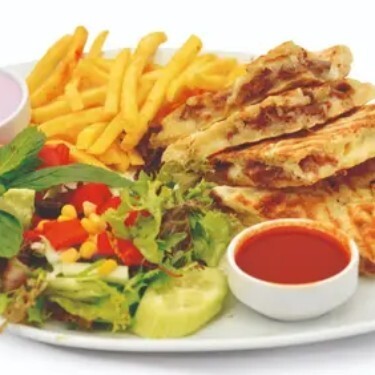 Kavurmalı Bazlama Tost