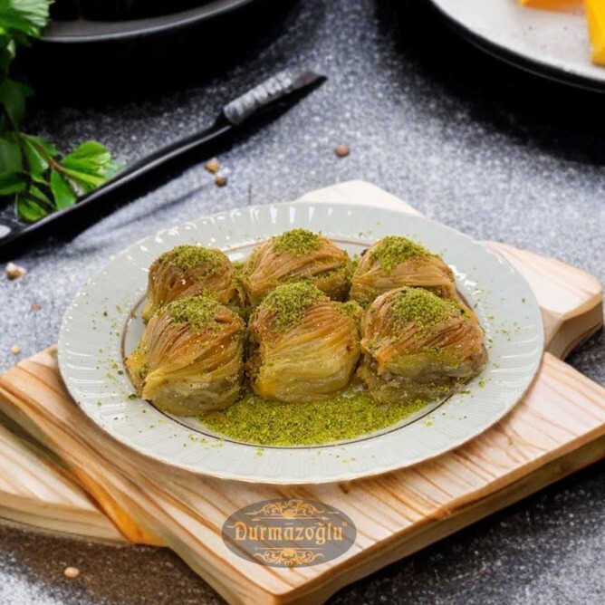 Fıstıklı Tereyağlı Midye Baklava(1kg.)
