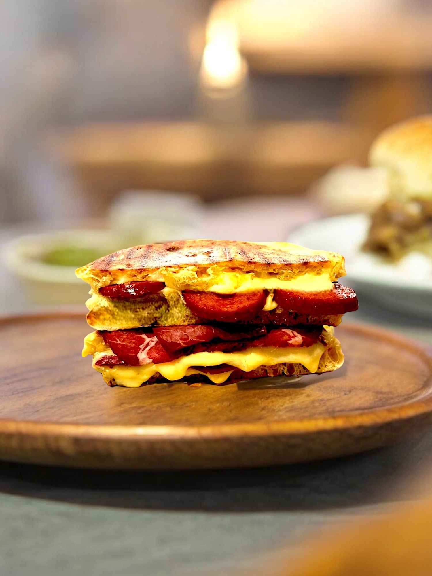 Baz Sucuklu, Pastırmalı Tost (Karnaval)