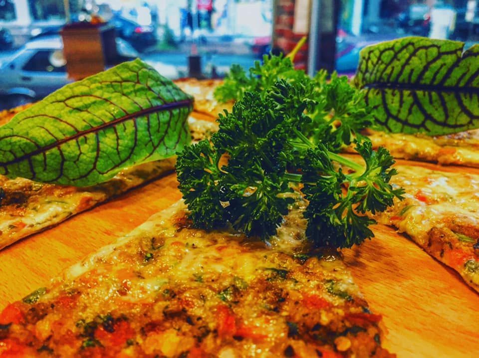 Kaşarlı Lahmacun