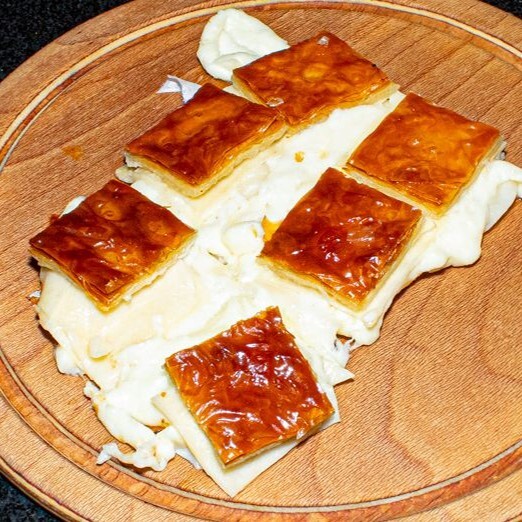 Kaşarlı Su Böreği