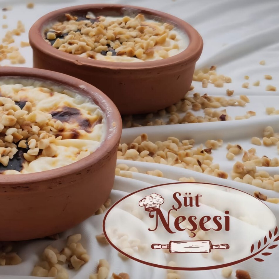 Güveçte Bademli Hamsiköy Sütlacı