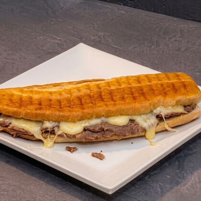 3/4 Ekmek Arası Kavurmalı Kaşarlı Tost