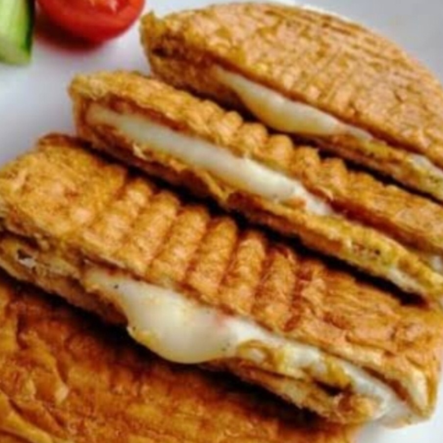 Üç Çeyrek Ekmek Patatesli Kaşarlı Ketçap Mayonezli Tost