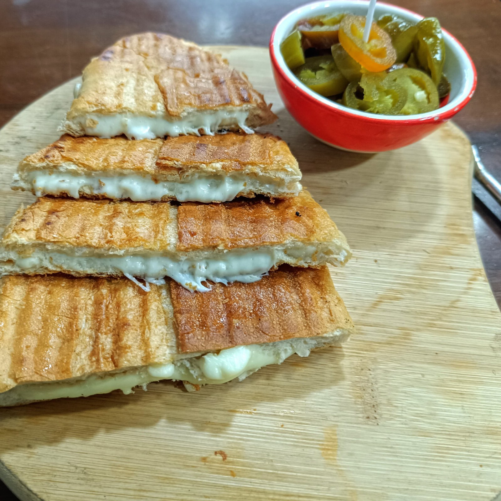 Yarım Ekmek Arası Ekmek Kaşarlı Tost