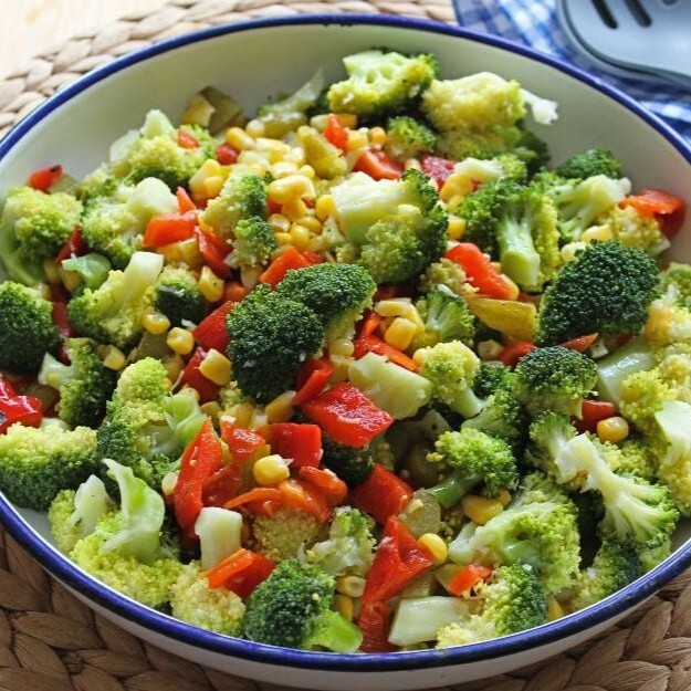 Brokoli Salatası