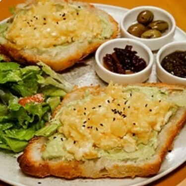 Avokado & Yumurta Kruvasan (Yeni)