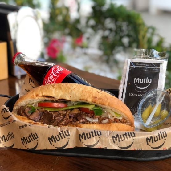 Mutlum Kavurma Menü (Ekmek Arası Kavurma, İçecek ve Tatlı İle Birlikte)