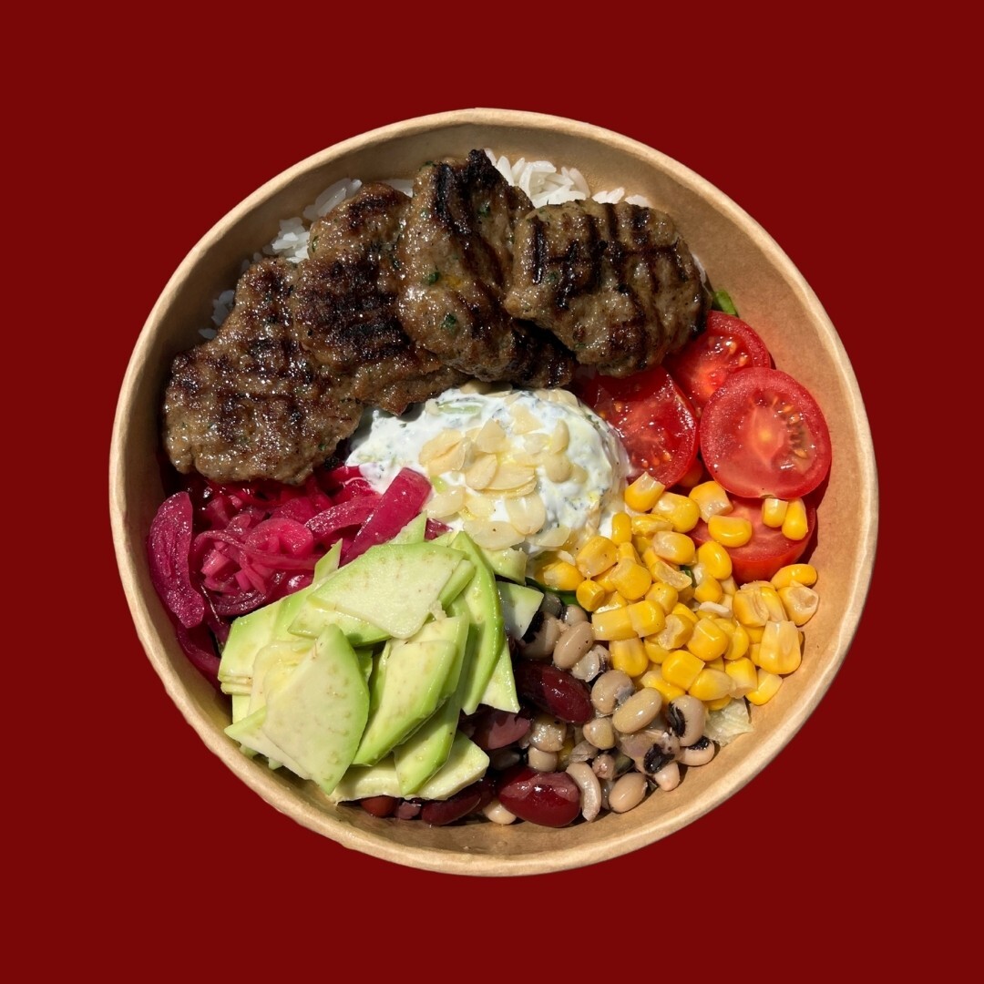 Köfte Bowl (631 Kcal, 33 gr protein, 75 gr karbonhidrat, 25 gr yağ)