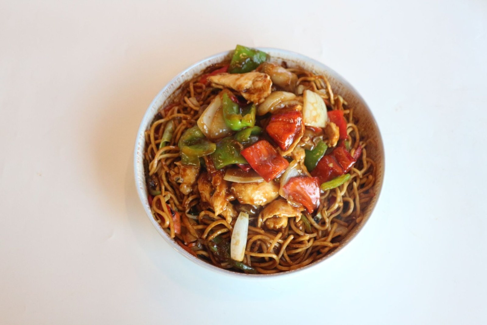 Sebzeli Erişte Üstü & Teriyaki Soslu Tavuk