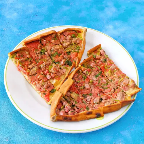 Kuşbaşılı Pide (Tam)