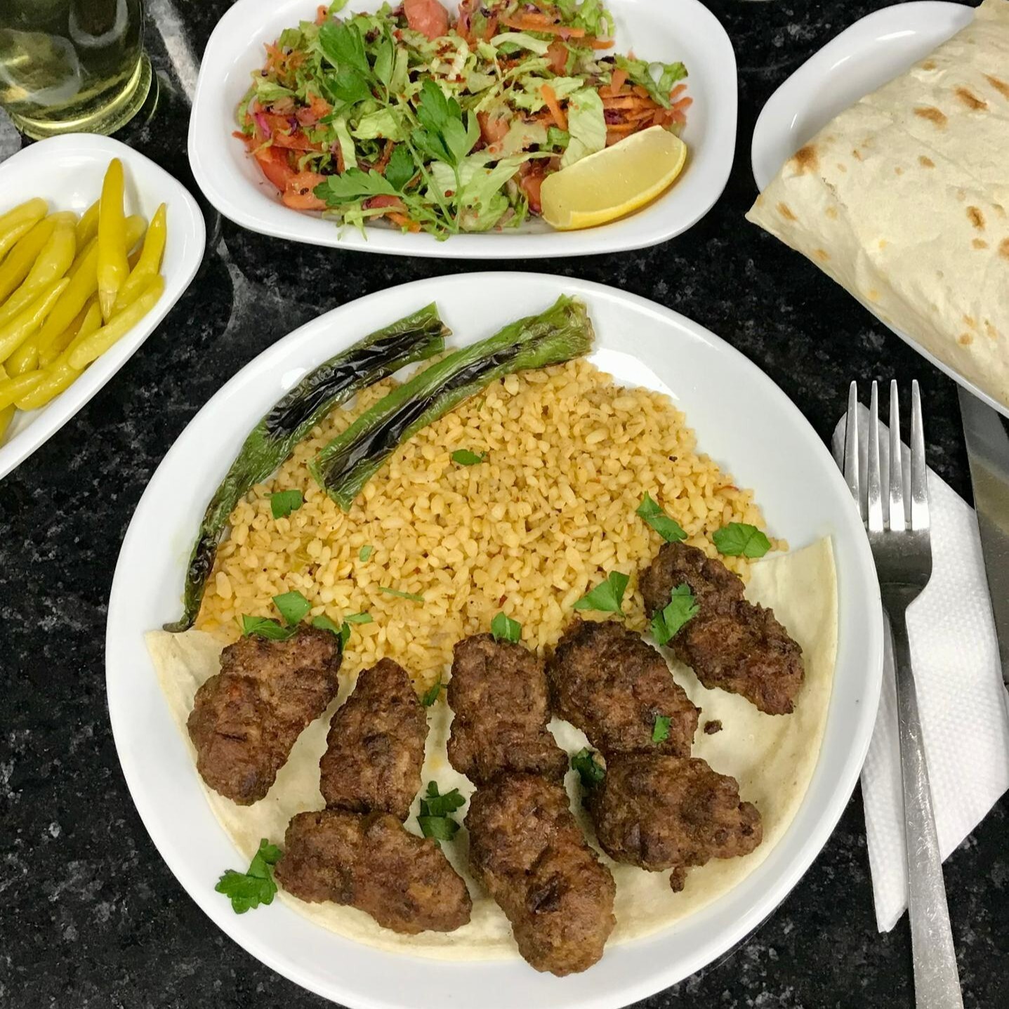 8 Parça Köfte+ Pilav+ Salata