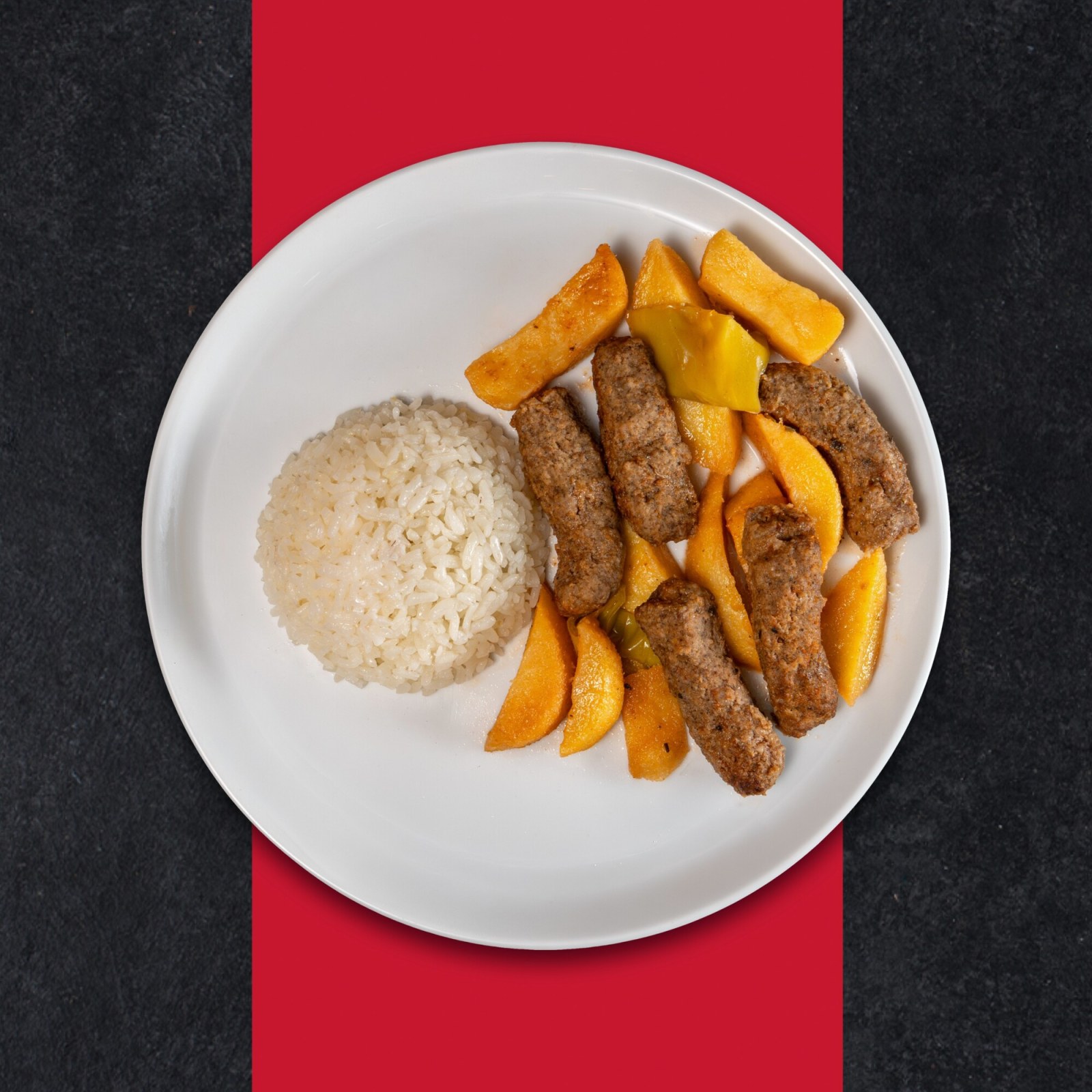 İzmir Köfte & Pirinç Pilavı