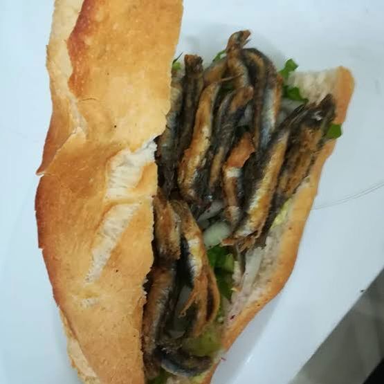 Ekmek Arası Hamsi
