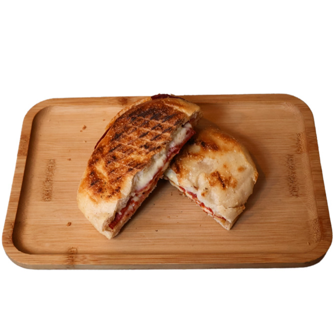 Sucuklu Salamlı Tost