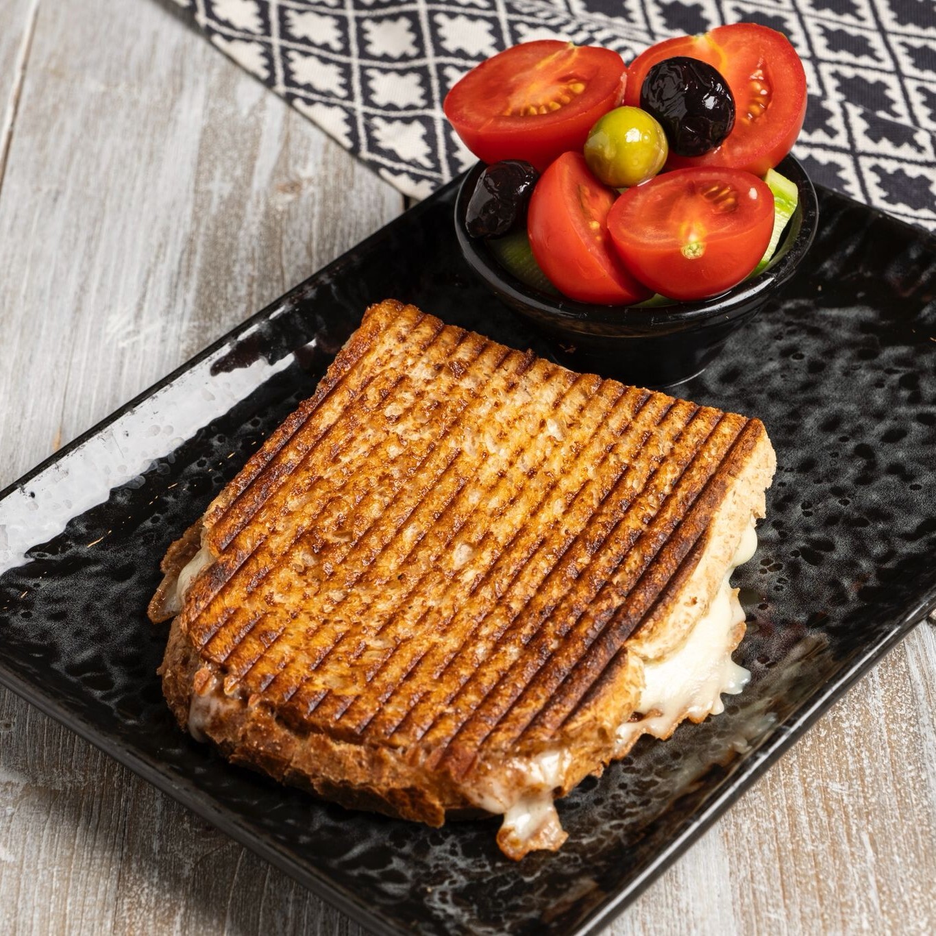Kaşarlı Kepekli Kare Tost
