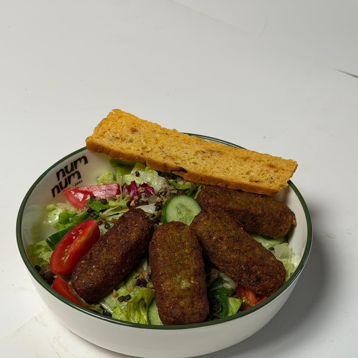 Falafel Salata