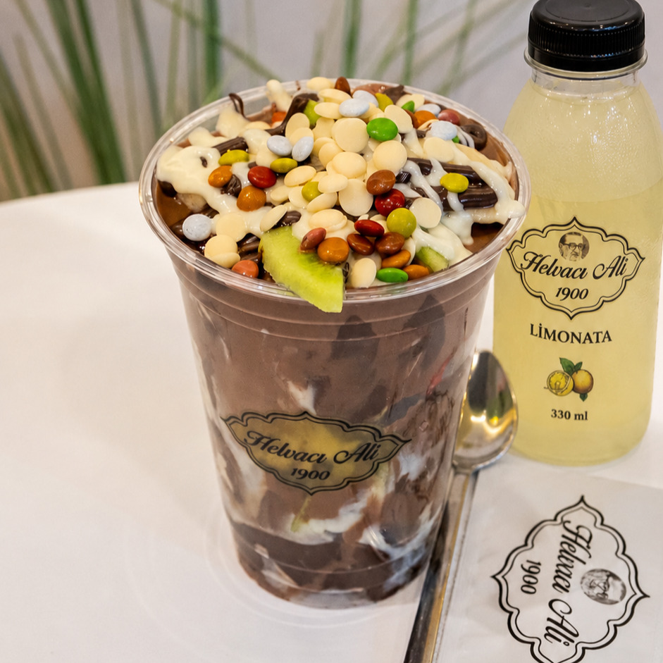 Klasik Bardak Waffle Küçük Boy + Ev Yapımı Limonata