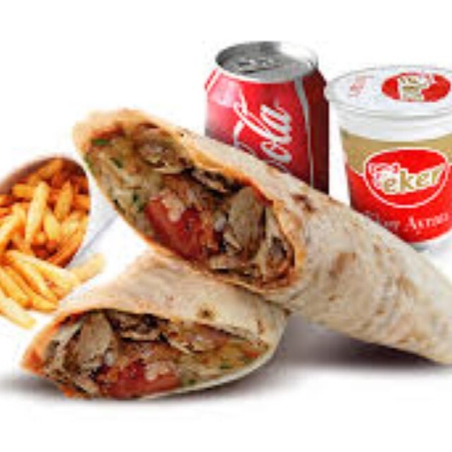 Döner Menü (Patates Kızartması, Kola Veya Ayran.)