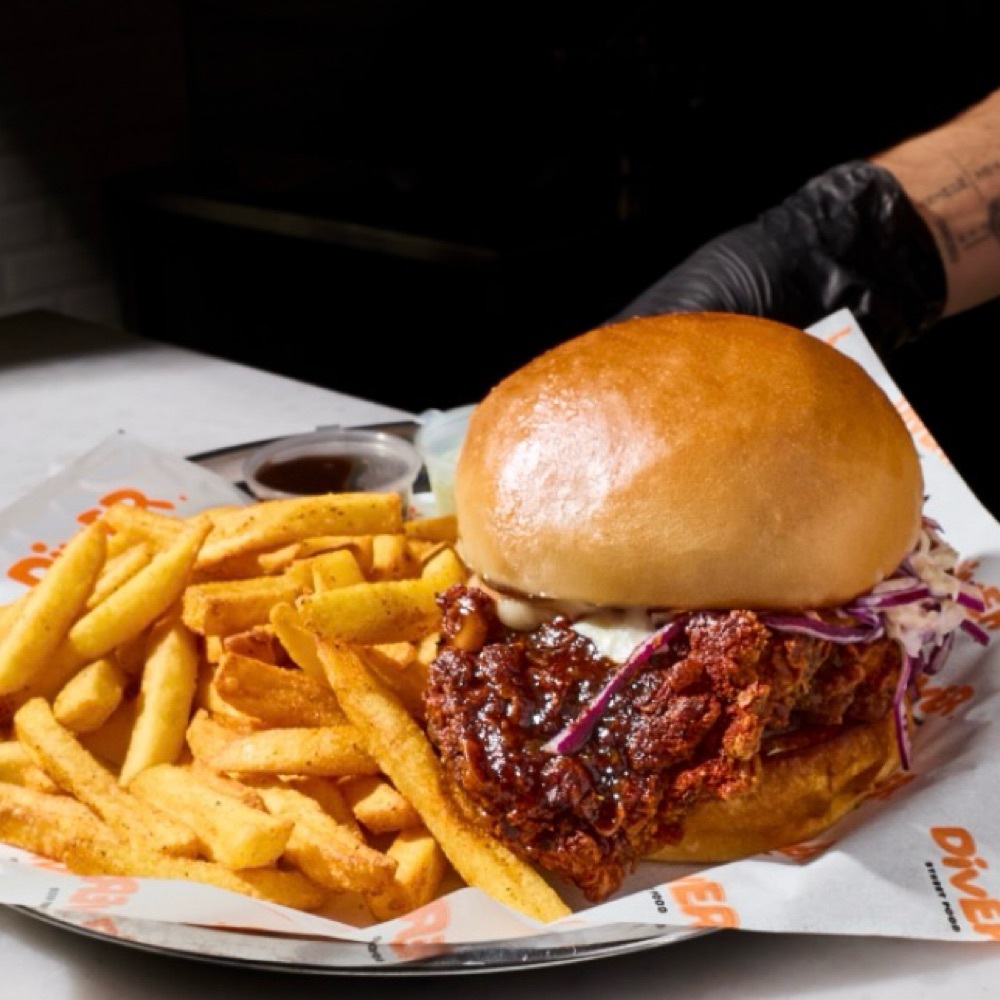 Deep Honey Tavuk Burger & Patates Kızartması