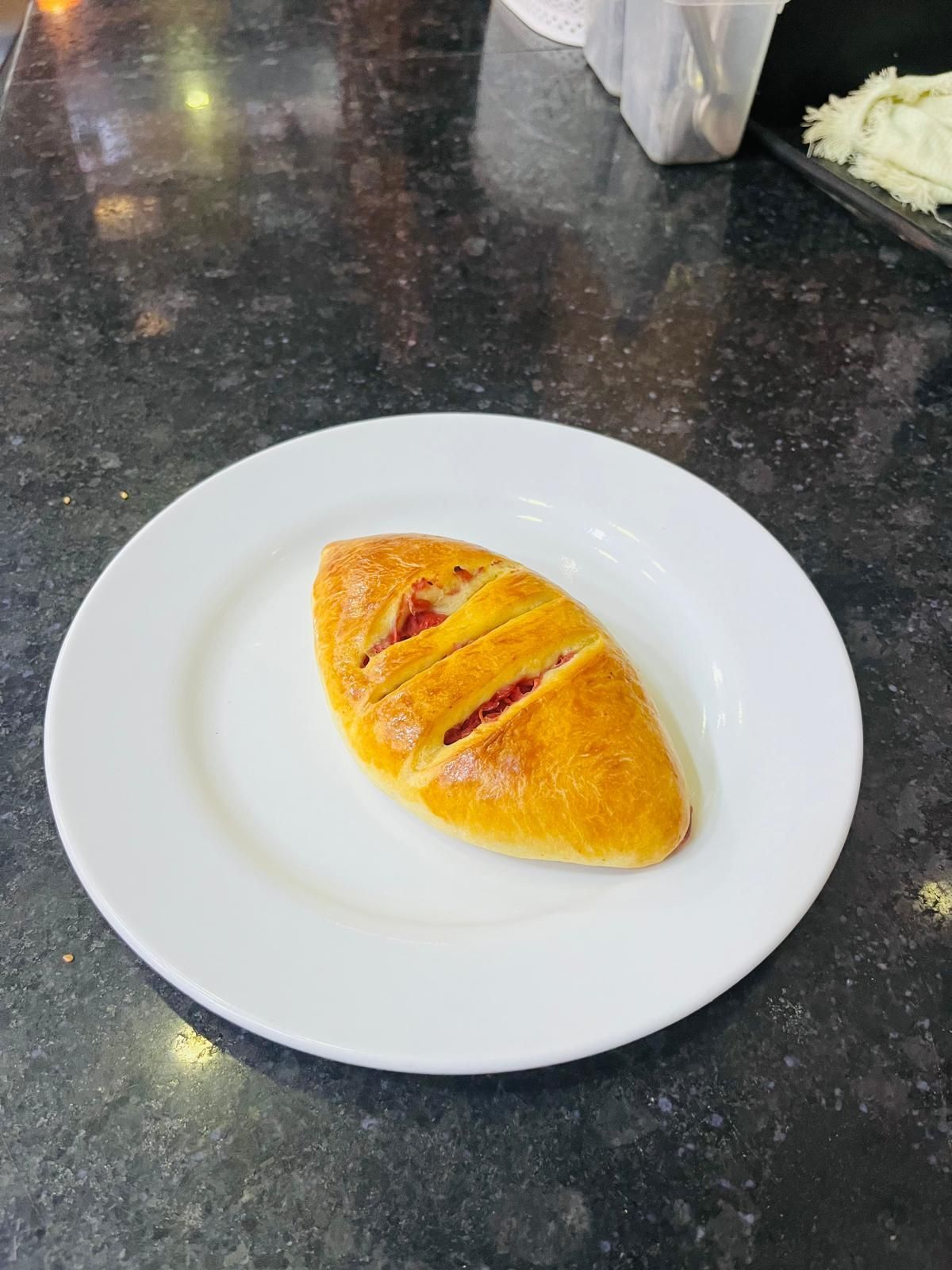 Sosisli Poğaça