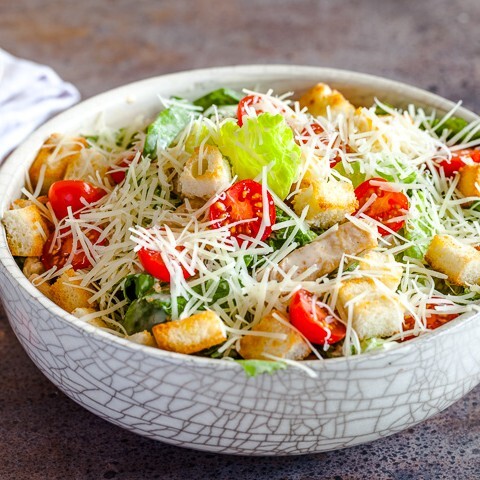 Tavuklu Sezar Salatası