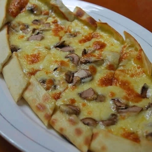 Mantarlı Kaşarlı Pide