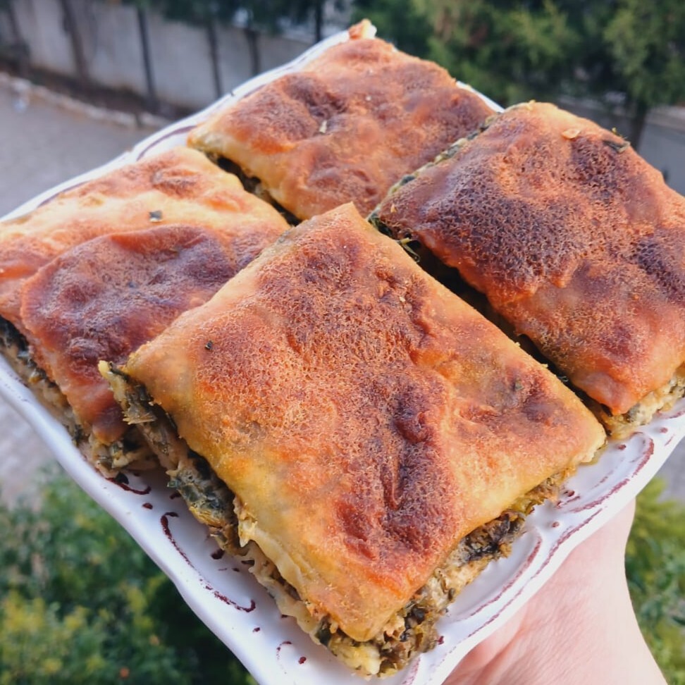Otlu Tepsi Böreği 1 Kg. & El Açması