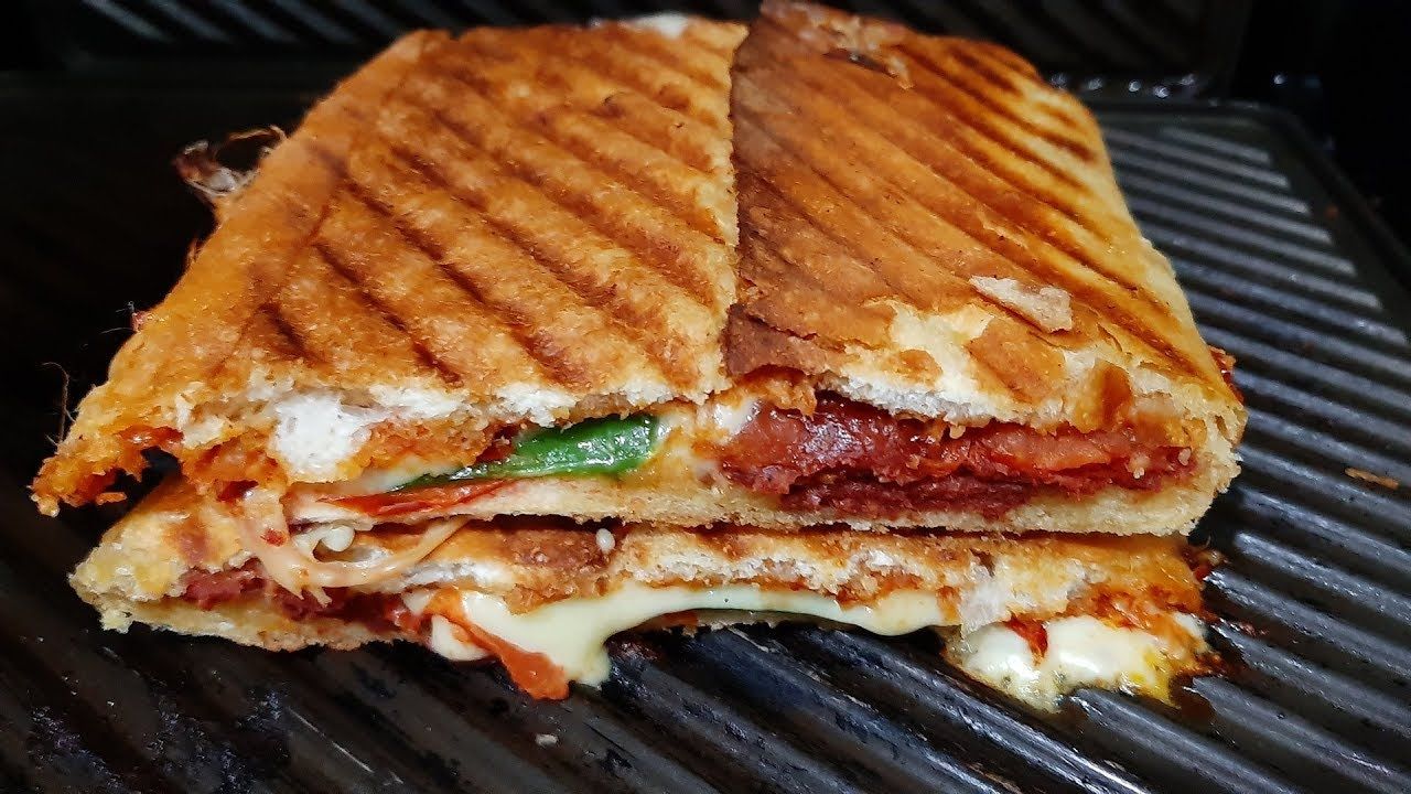 Sucuklu Kaşarlı Tost