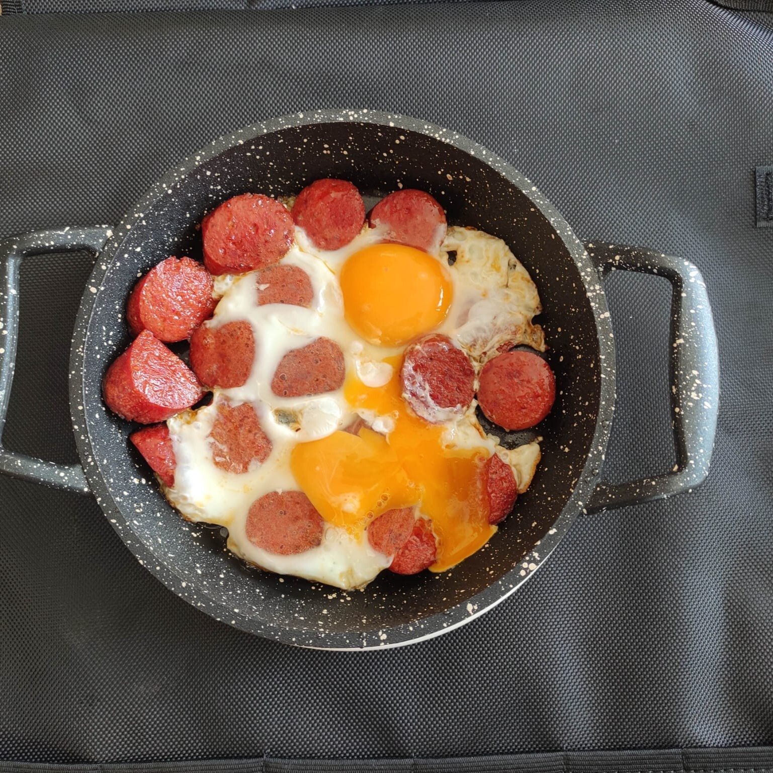 Sucuklu Yumurta