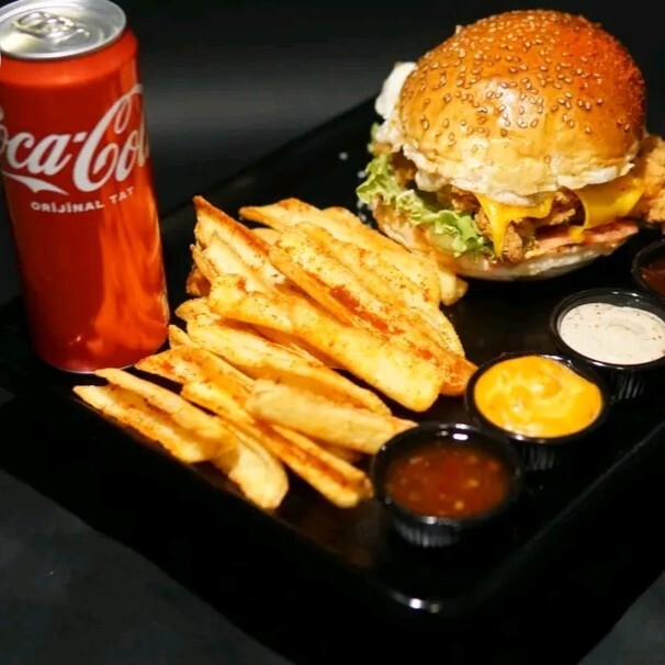 Cajun Burger menü