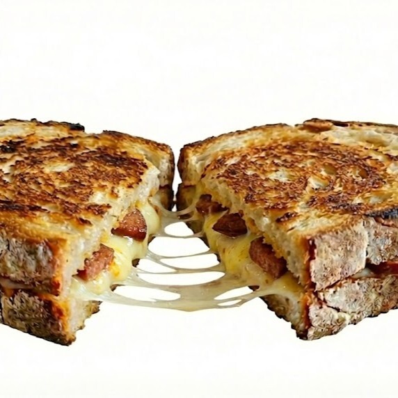 Ekşi Mayalı Ekmeğe Sucuklu Kaşarlı Tost