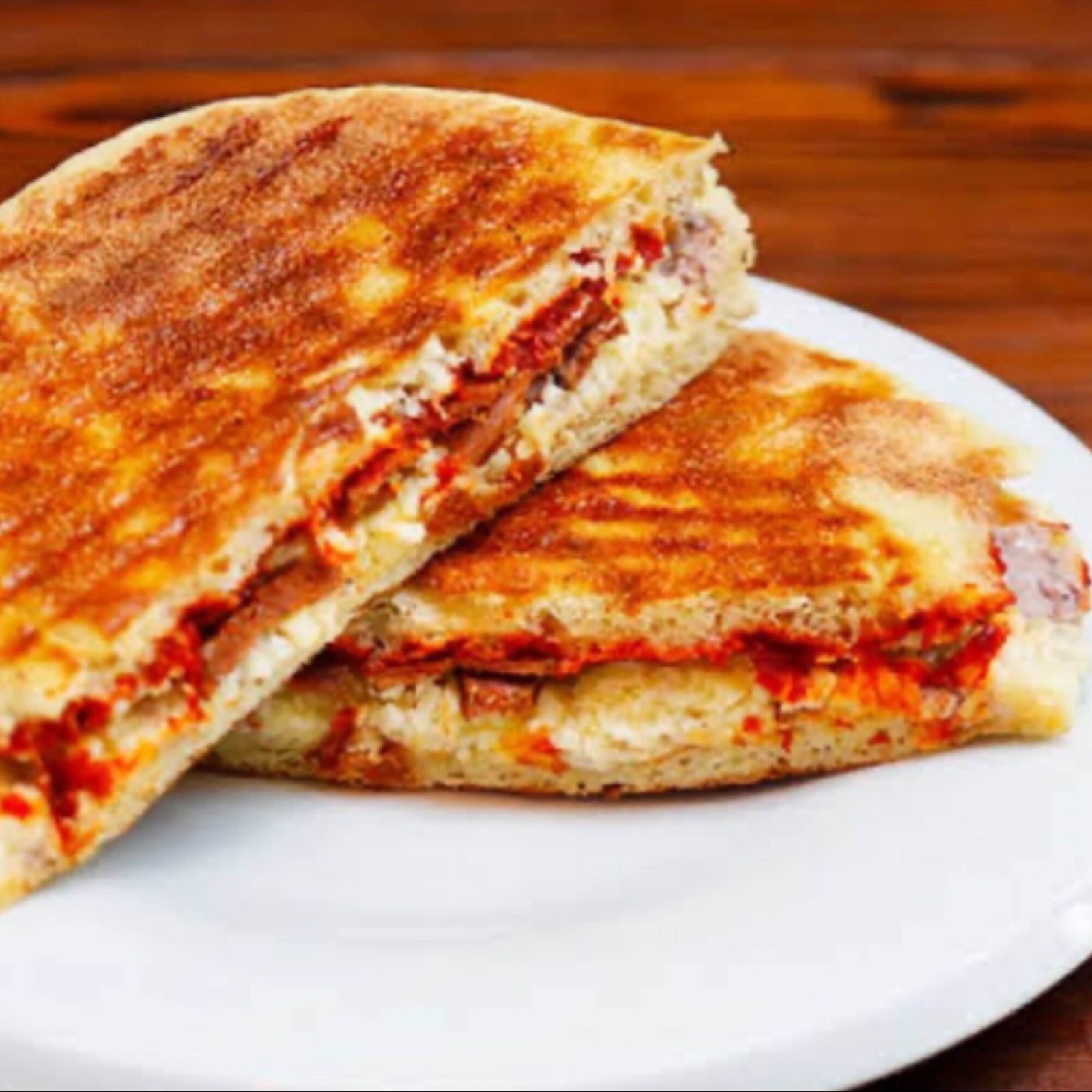 Kavurma Kaşar Bazlama Tost