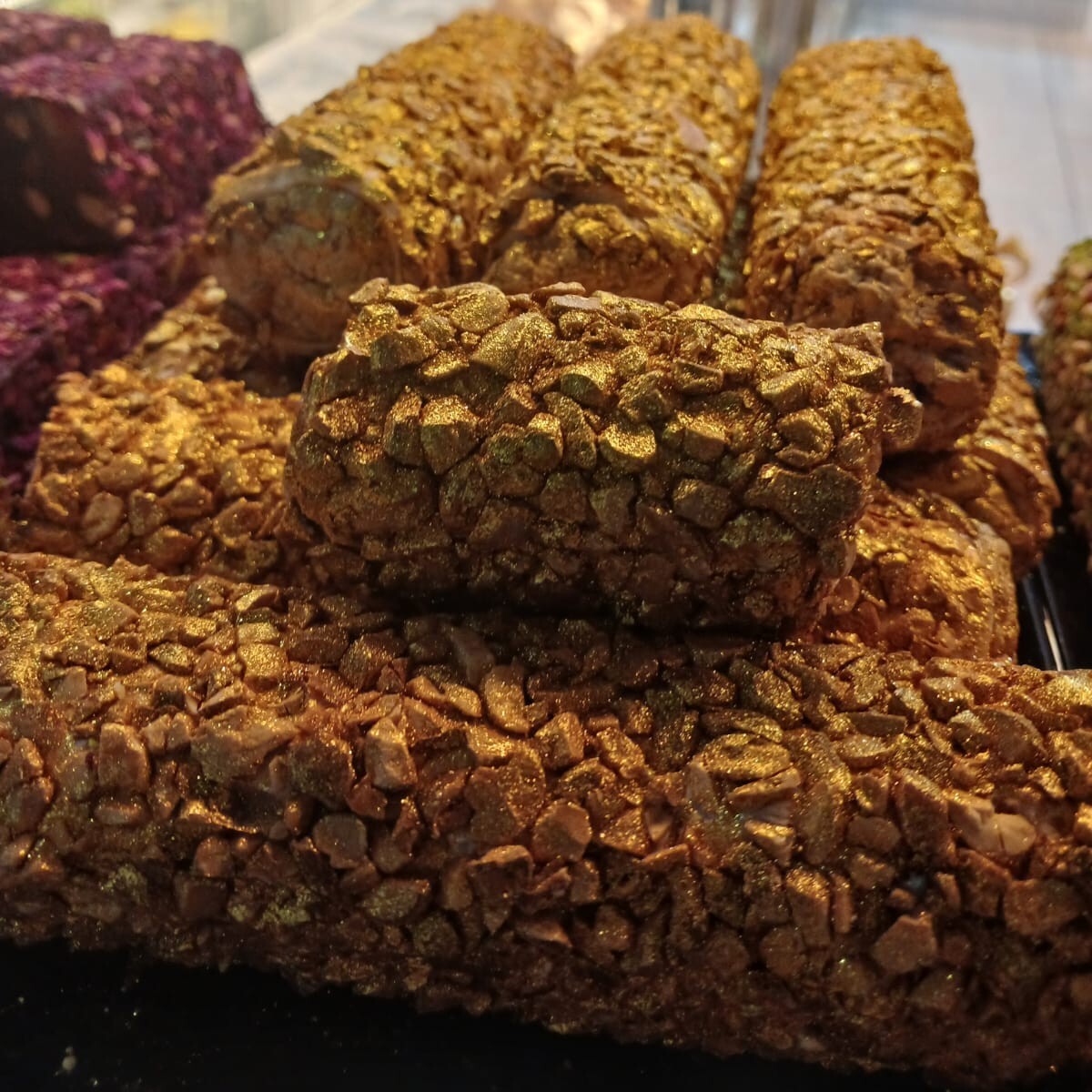 Gold Parçacık Çikolatalı Lookum ( 1000 Gr )