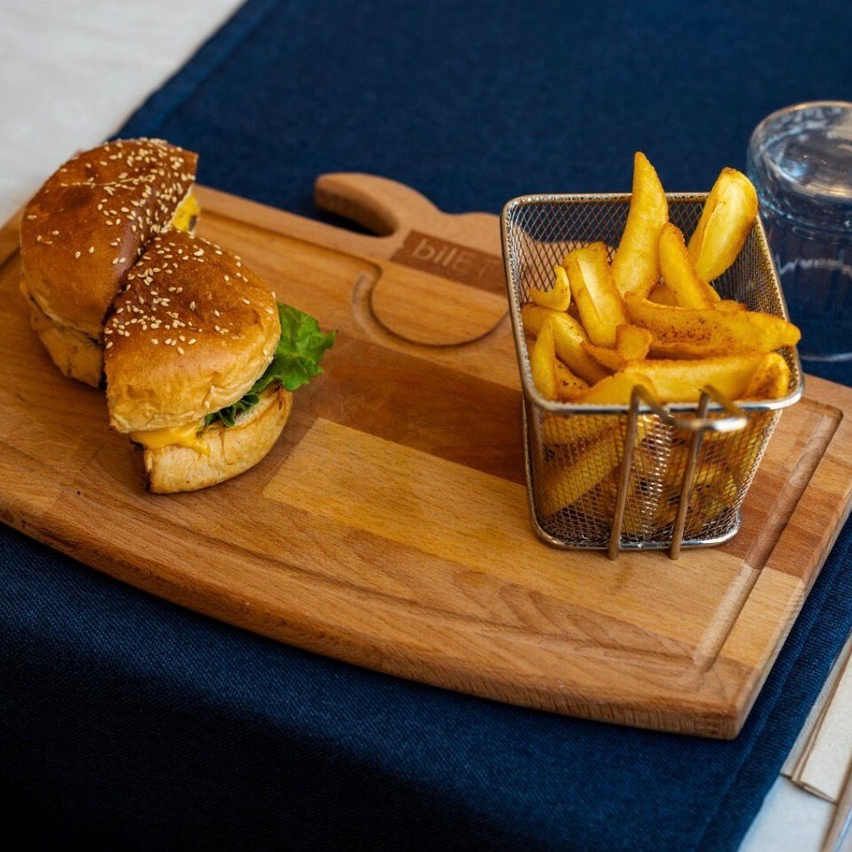 Cafede Paris Soslu Burger