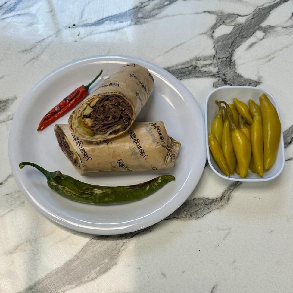 Lavaş Ekmek Arası Yaprak Et Döner ( 100 Gram )