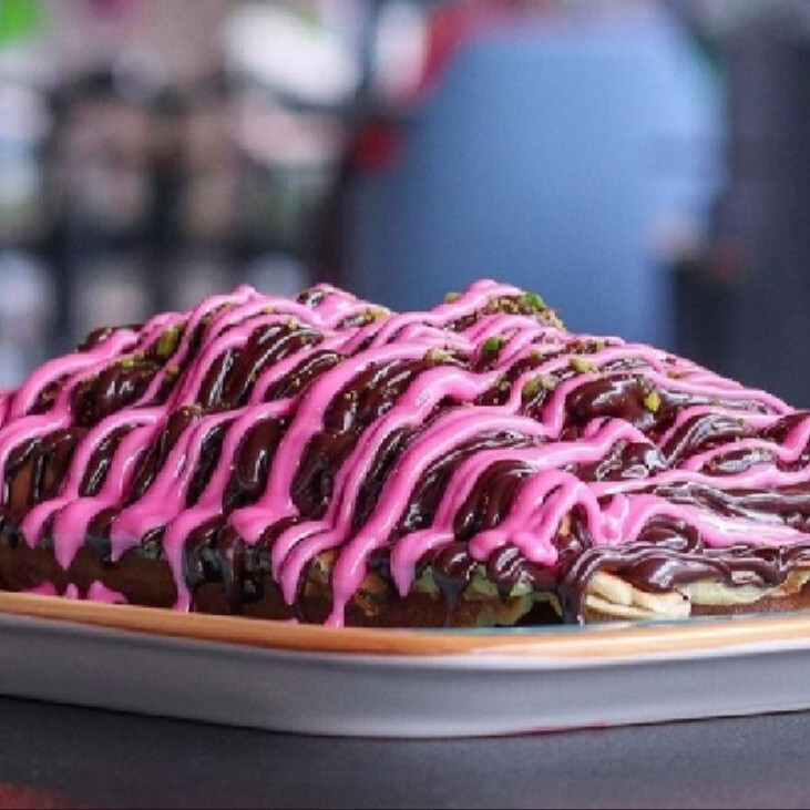 Hermonie Frambuaz Waffle + 330 Ml. Coca Cola