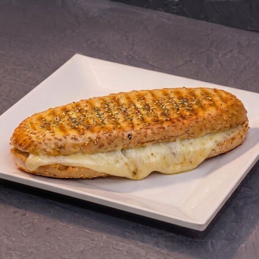 Büyük Sandviç Ekmeğine Kaşarlı Tost