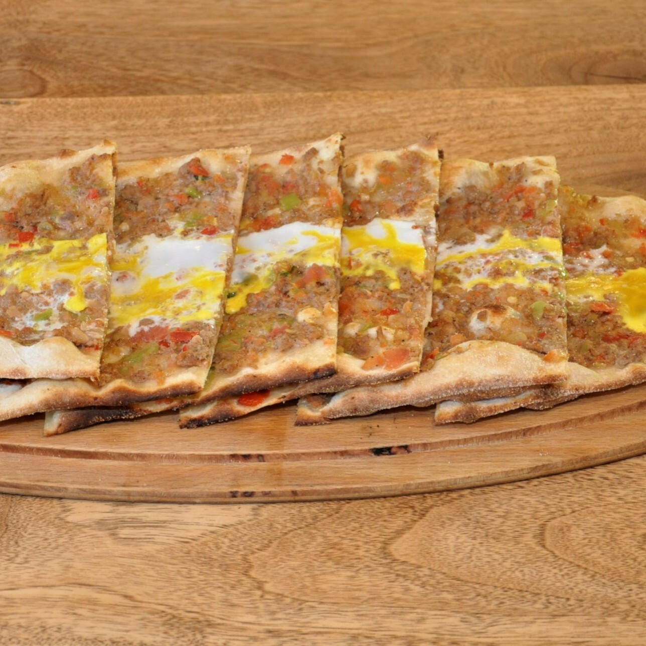 Yumurtalı Etlı Ekmek+Ayran