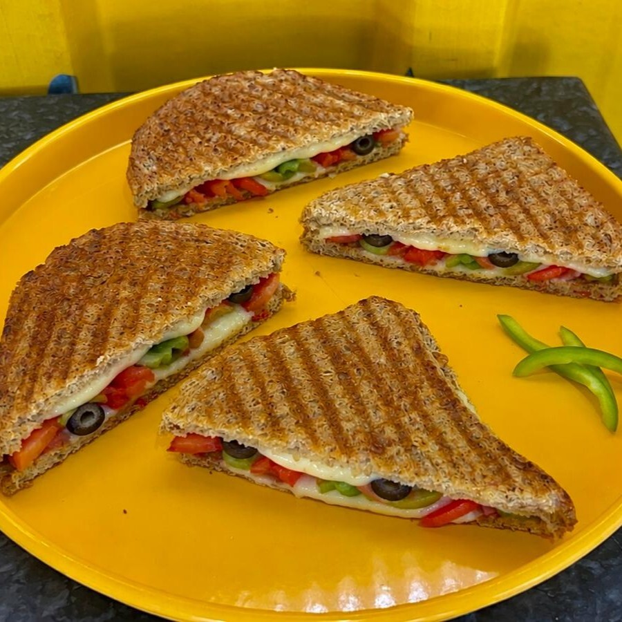 Formda Sebzeli Tost