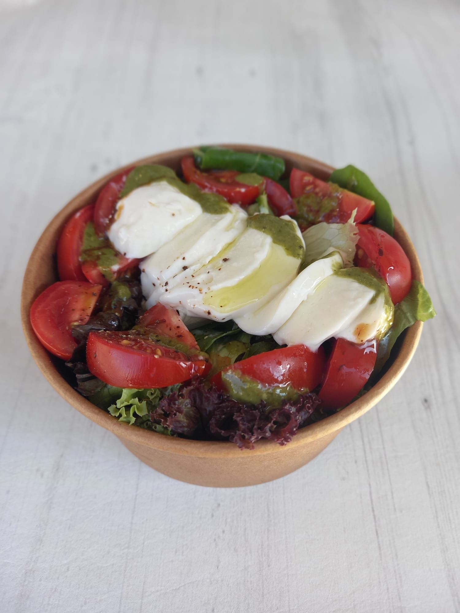 Taze mozzarella Salata(Fresh Mozza Salad)