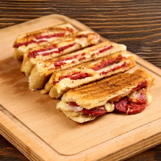 Sucuk Kaşar Tost