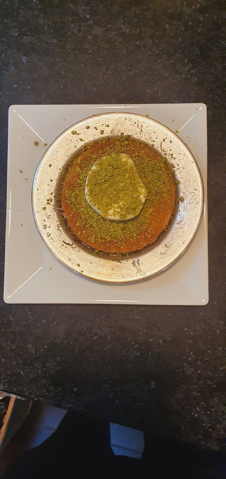 Dondurmalı Antep Fıstıklı Künefe