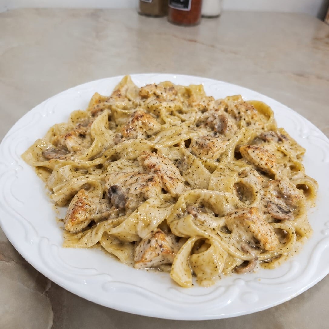 Krema Kekikli Soslu Tavuklu Fettuccine + Ayran