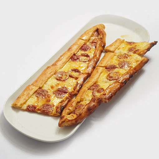 Sucuklu Kaşarlı Pide