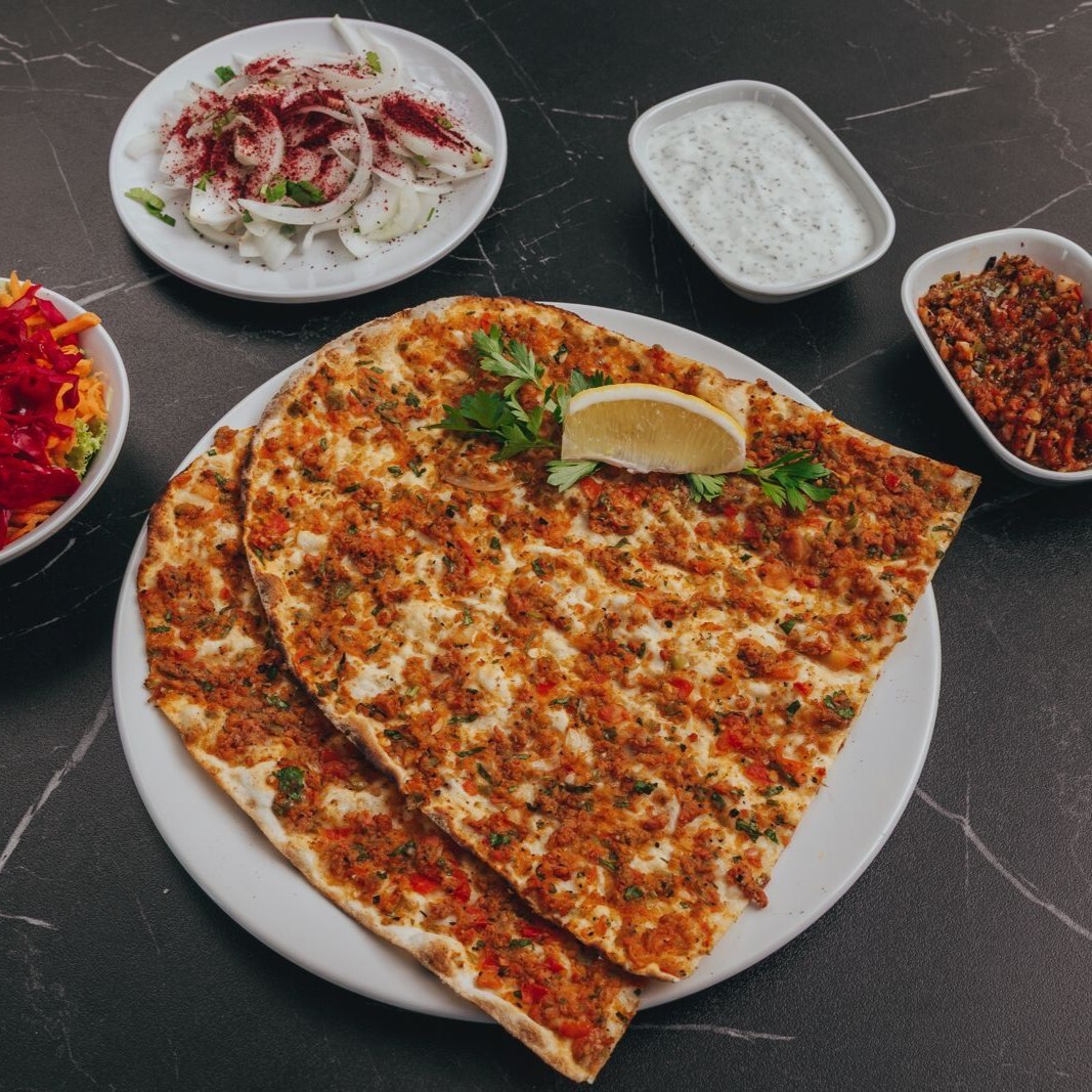 2 Adet Urfa Lahmacun + Fırın Sütlaç + 175 ml Sütaş Ayran