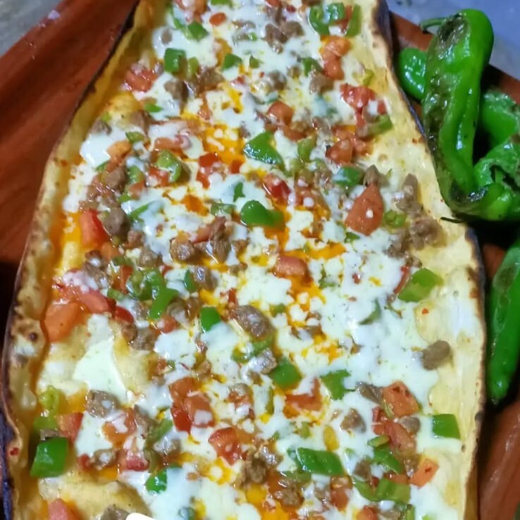 Kaşarlı Kuşbaşılı Pide
