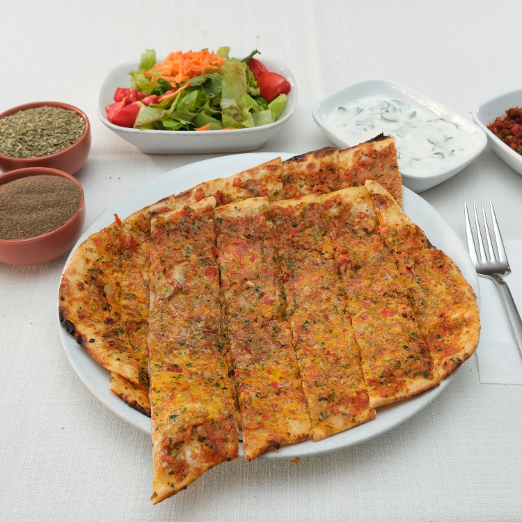 Kaşarlı Yumurtalı Pide
